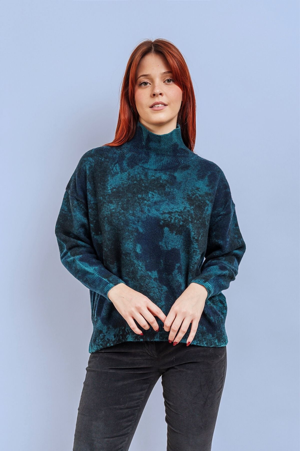 GRADIENT LUPETTO in petrol green and dark blue