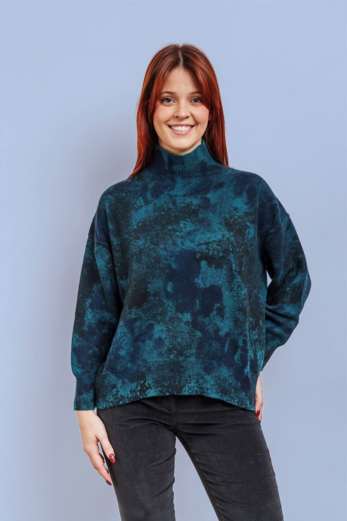 GRADIENT LUPETTO in petrol green and dark blue