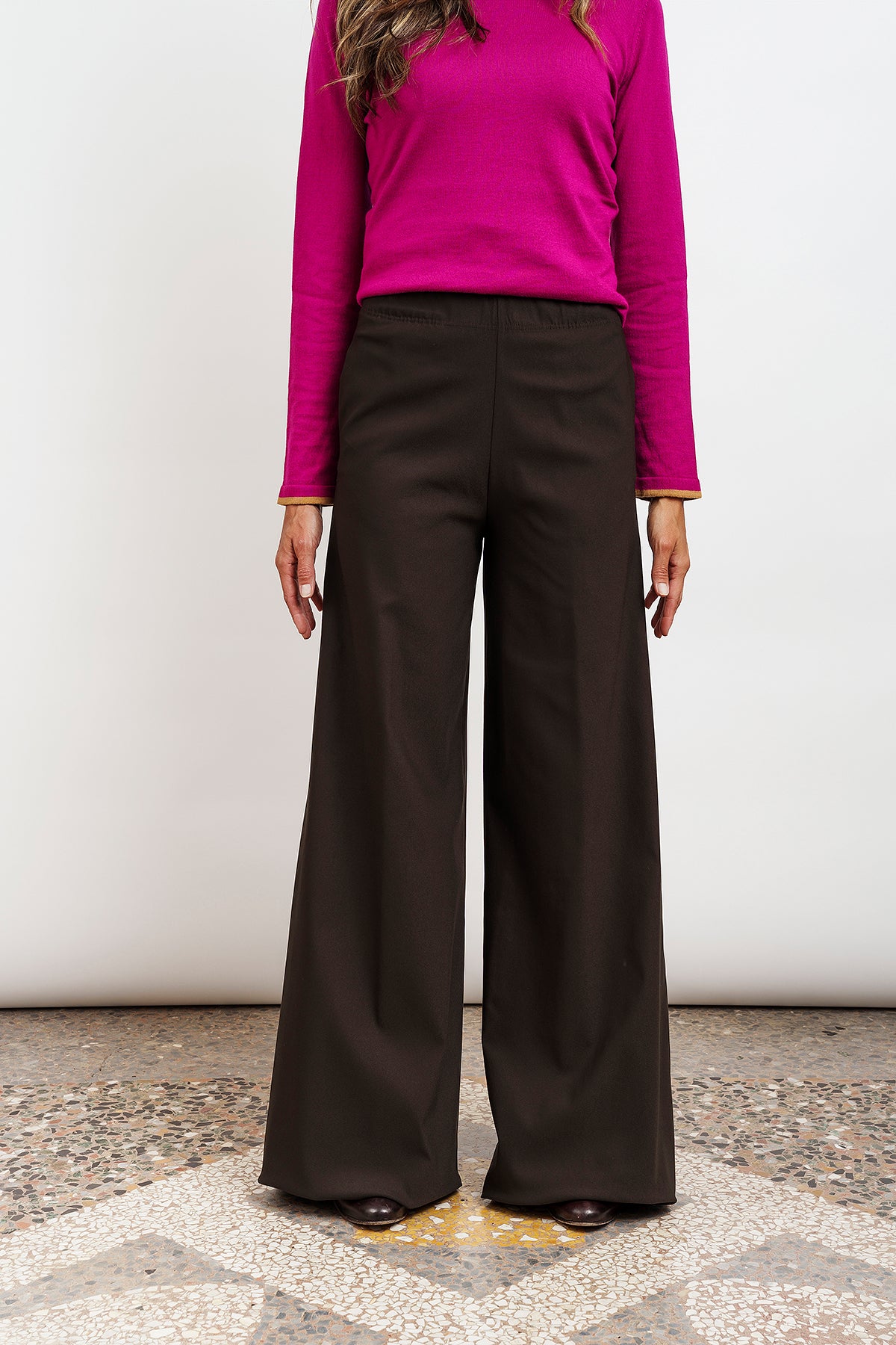 PANTALONE MUST HAVE marrone scuro