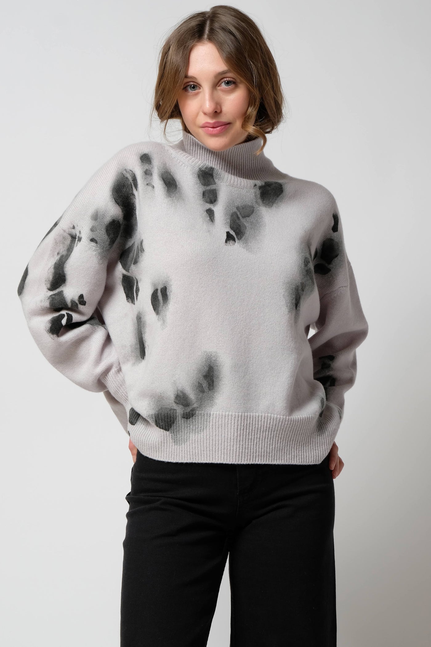 GRAY AND BLACK POP FANTASY TURTLENECK