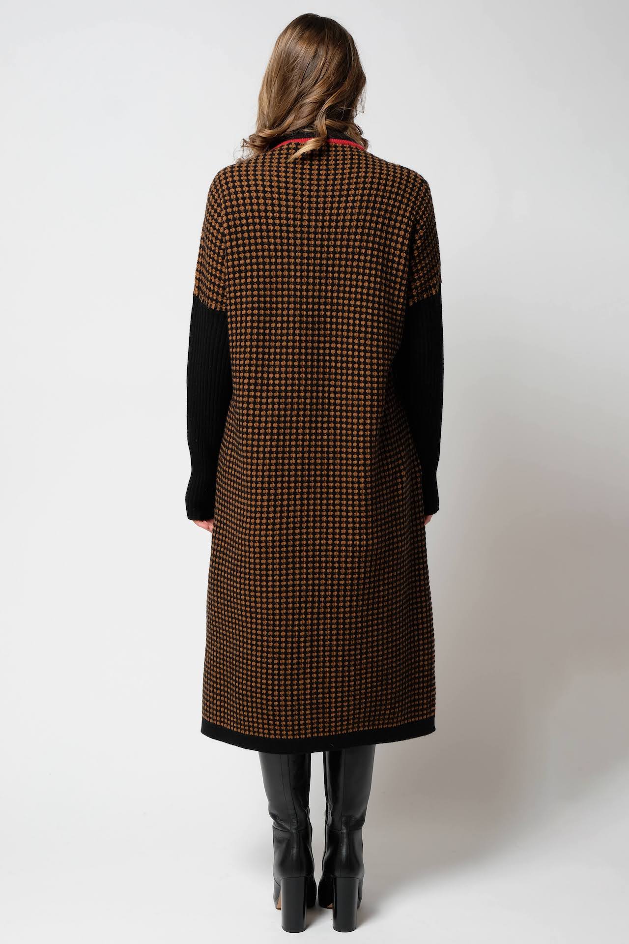 WOOL AND CASHMERE COAT in black, camel and red