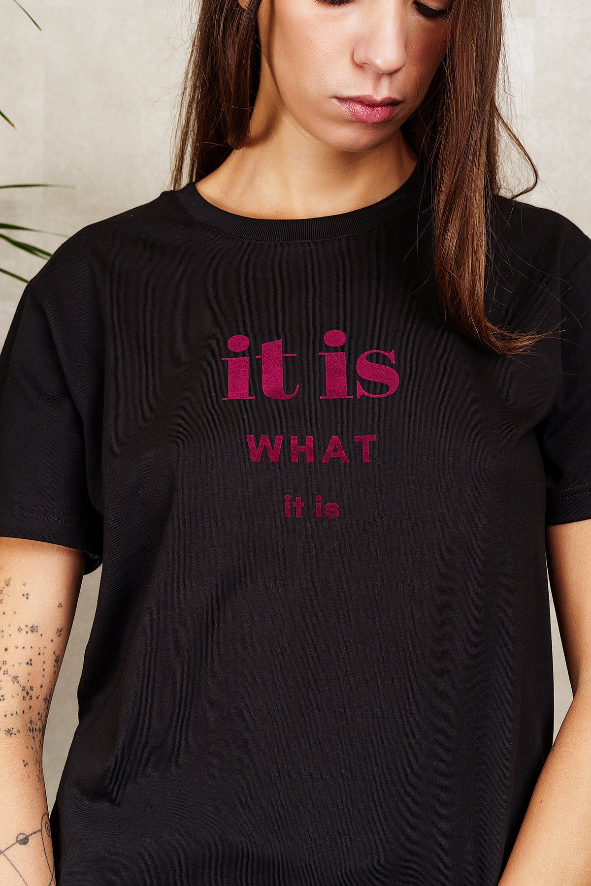 T-SHIRT IT IS WHAT IT IS nera, UNISEX