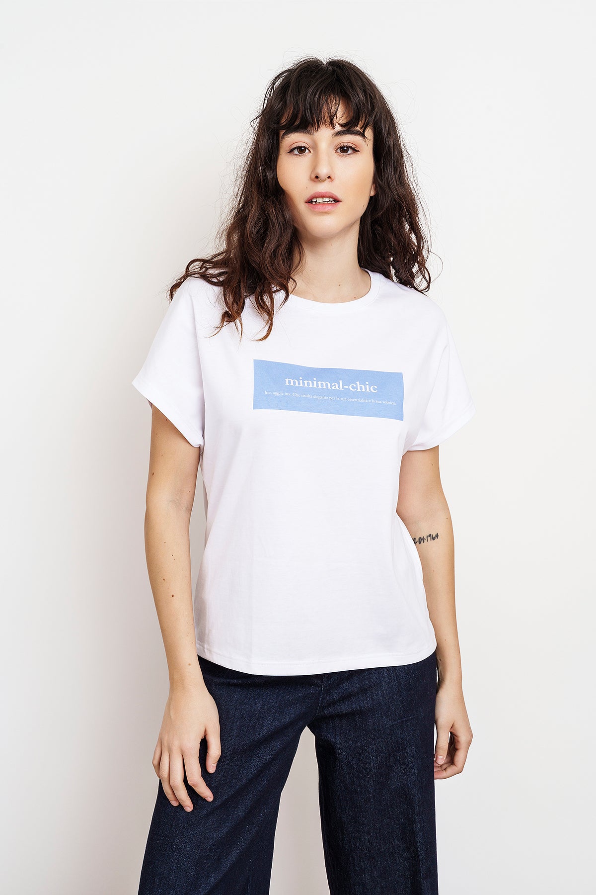 MINIMAL CHIC T-SHIRT