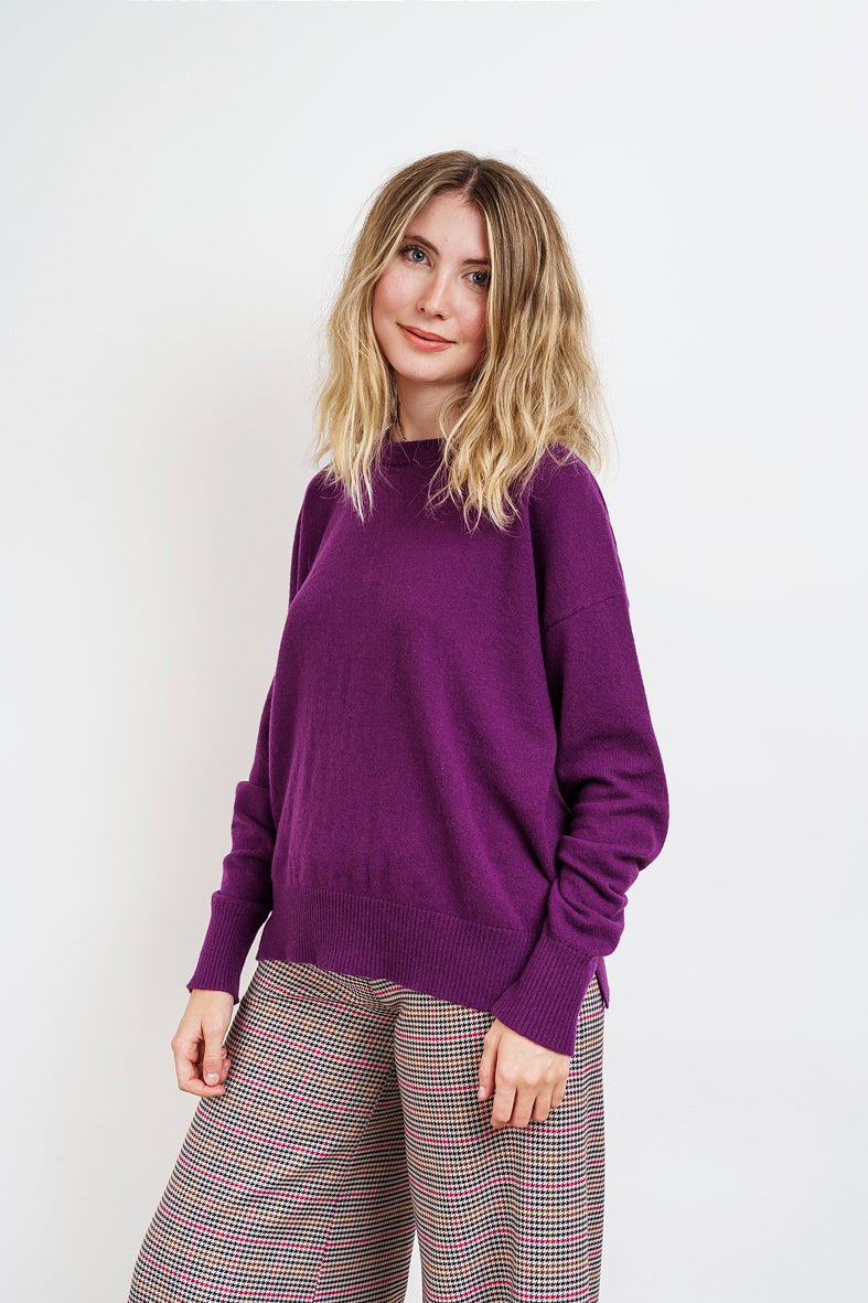 MATILDA CREW NECK in 100% cashmere plum