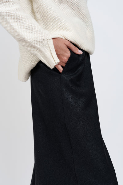 MUST HAVE TROUSERS in laminated wool