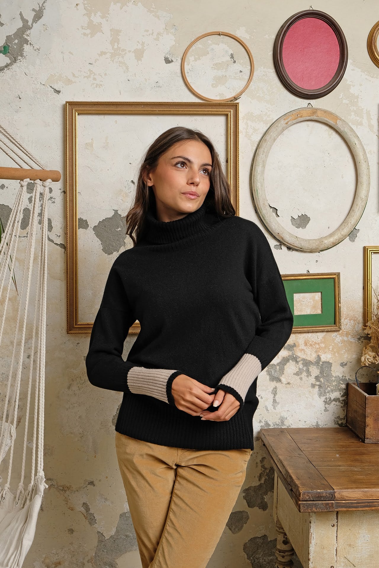 ANTIOPE SWEATER black and camel