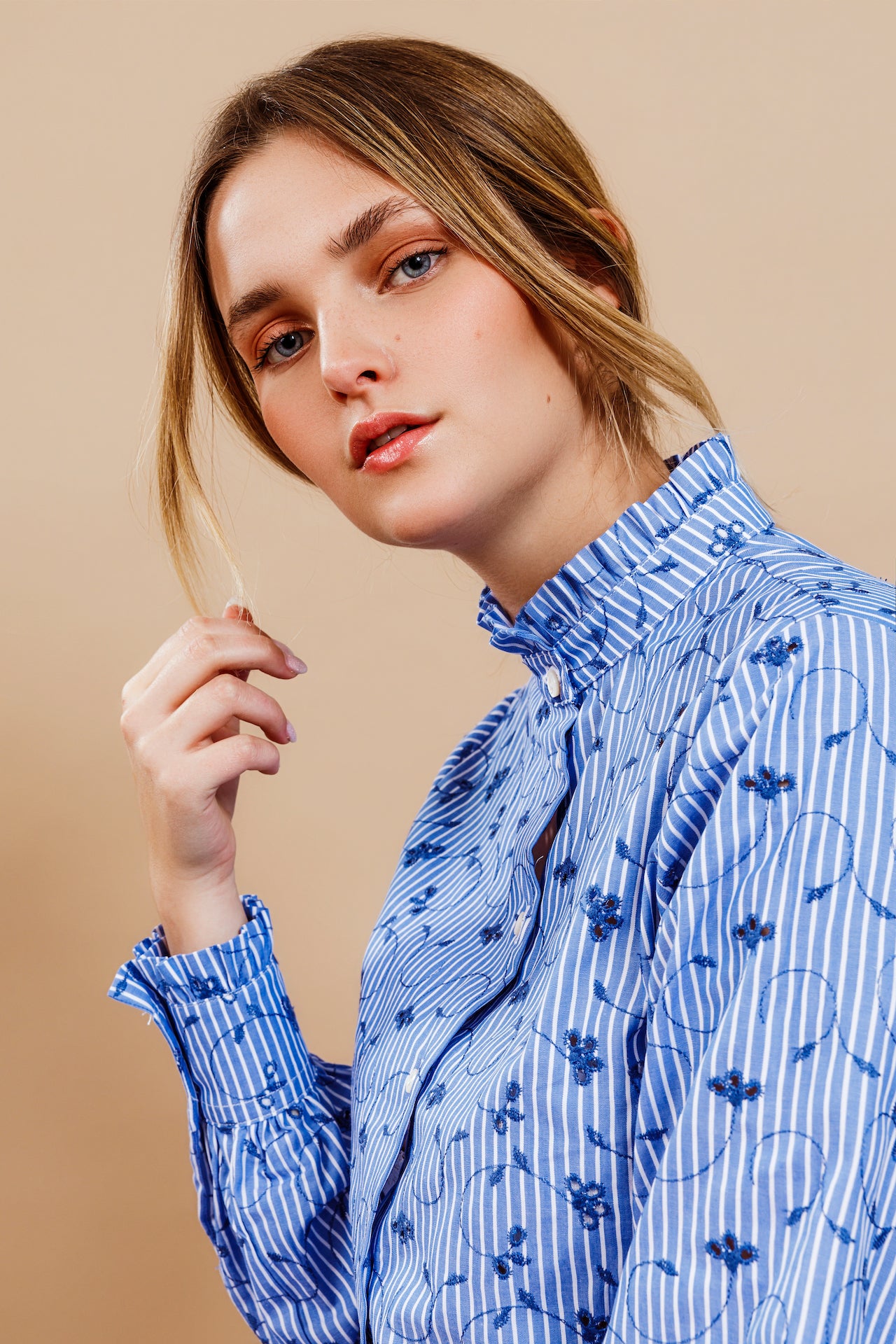 CAMICIA MAIA - Cotone a righe con ricamo San Gallo